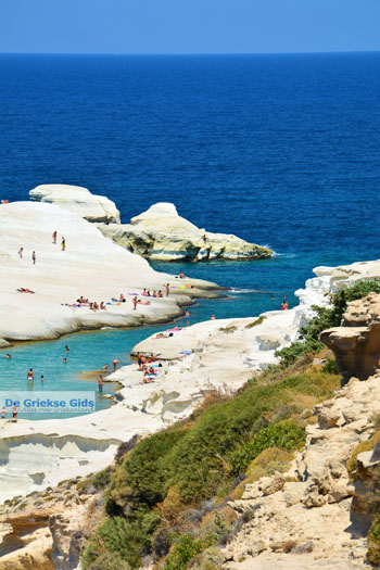 Sarakiniko Milos | Cycladen Griekenland | Foto 104 - Foto van https://www.grieksegids.nl/fotos/milos/normaal/sarakiniko-104.jpg