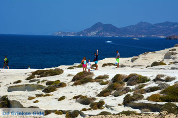 Sarakiniko Milos | Cycladen Griekenland | Foto 110 - Foto van https://www.grieksegids.nl/fotos/milos/normaal/sarakiniko-110.jpg