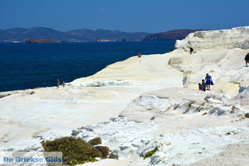 Sarakiniko Milos | Cycladen Griekenland | Foto 138 - Foto van https://www.grieksegids.nl/fotos/milos/normaal/sarakiniko-138.jpg