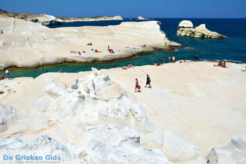 Sarakiniko Milos | Cycladen Griekenland | Foto 156 - Foto van https://www.grieksegids.nl/fotos/milos/normaal/sarakiniko-156.jpg