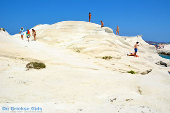 Sarakiniko Milos | Cycladen Griekenland | Foto 170 - Foto van https://www.grieksegids.nl/fotos/milos/normaal/sarakiniko-170.jpg