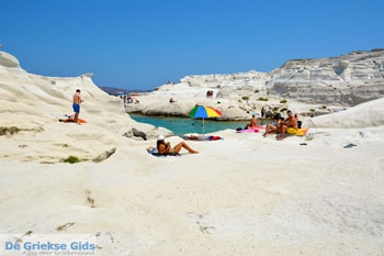 Sarakiniko Milos | Cycladen Griekenland | Foto 172 - Foto van https://www.grieksegids.nl/fotos/milos/normaal/sarakiniko-172.jpg