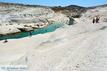 Sarakiniko Milos | Cycladen Griekenland | Foto 183 - Foto van https://www.grieksegids.nl/fotos/milos/normaal/sarakiniko-183.jpg