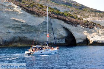 Sykia Milos | Cycladen Griekenland | Foto 7 - Foto van https://www.grieksegids.nl/fotos/milos/normaal/sykia-milos-007.jpg