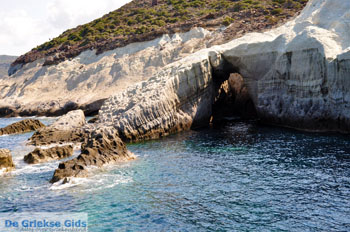 Sykia Milos | Cycladen Griekenland | Foto 16 - Foto van https://www.grieksegids.nl/fotos/milos/normaal/sykia-milos-016.jpg