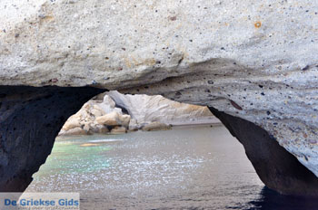 Sykia Milos | Cycladen Griekenland | Foto 29 - Foto van https://www.grieksegids.nl/fotos/milos/normaal/sykia-milos-029.jpg