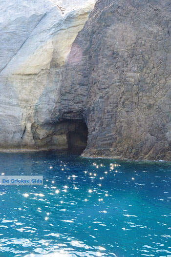 Sykia Milos | Cycladen Griekenland | Foto 43 - Foto van https://www.grieksegids.nl/fotos/milos/normaal/sykia-milos-043.jpg