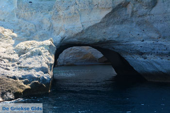 Sykia Milos | Cycladen Griekenland | Foto 75 - Foto van https://www.grieksegids.nl/fotos/milos/normaal/sykia-milos-075.jpg