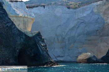 Sykia Milos | Cycladen Griekenland | Foto 82 - Foto van https://www.grieksegids.nl/fotos/milos/normaal/sykia-milos-082.jpg