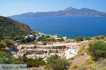 Trypiti Milos | Cycladen Griekenland | Foto 2 - Foto van https://www.grieksegids.nl/fotos/milos/normaal/trypiti-milos-002.jpg