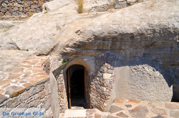 Trypiti Milos | Cycladen Griekenland | Foto 23 - Foto van https://www.grieksegids.nl/fotos/milos/normaal/trypiti-milos-023.jpg