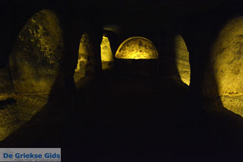 Trypiti Milos | Cycladen Griekenland | Foto 69 - Foto van https://www.grieksegids.nl/fotos/milos/normaal/trypiti-milos-069.jpg