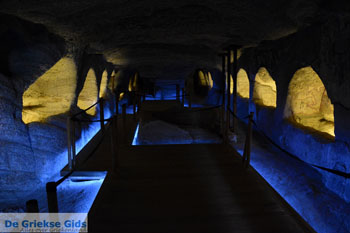 Trypiti Milos | Cycladen Griekenland | Foto 76 - Foto van https://www.grieksegids.nl/fotos/milos/normaal/trypiti-milos-076.jpg