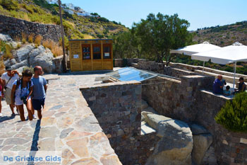 Trypiti Milos | Cycladen Griekenland | Foto 79 - Foto van https://www.grieksegids.nl/fotos/milos/normaal/trypiti-milos-079.jpg