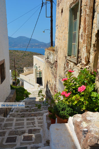 Trypiti Milos | Cycladen Griekenland | Foto 100 - Foto van https://www.grieksegids.nl/fotos/milos/normaal/trypiti-milos-100.jpg