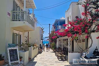 Agios Prokopios Naxos - Foto van https://www.grieksegids.nl/fotos/naxos-fotos/normaal/agios-prokopios-naxos-2024-03.jpg