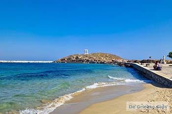 Naxos stad - Foto van https://www.grieksegids.nl/fotos/naxos-fotos/normaal/naxos-stad-naxos-2024-03.jpg