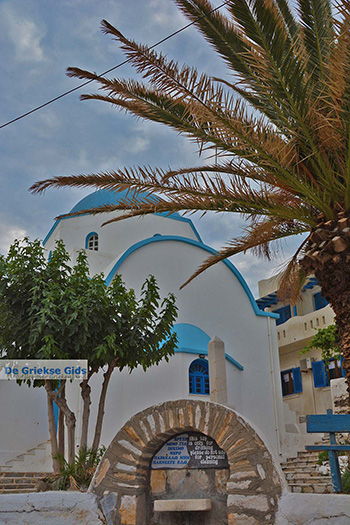 Apollonas Naxos - Cycladen Griekenland- nr 9 - Foto van https://www.grieksegids.nl/fotos/naxos/normaal/apollonas-naxos-009.jpg