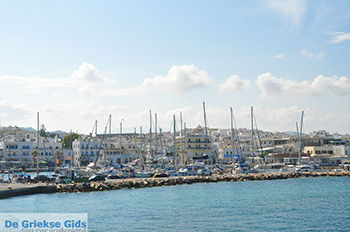 Haven Naxos stad - Cycladen Griekenland- nr  1 - Foto van https://www.grieksegids.nl/fotos/naxos/normaal/haven-naxos-stad-001.jpg