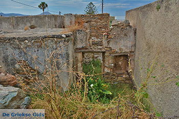 Kato Sangri Naxos - Cycladen Griekenland- nr 25 - Foto van https://www.grieksegids.nl/fotos/naxos/normaal/kato-sangri-naxos-025.jpg