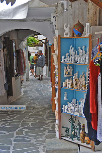 Naxos stad - Cycladen Griekenland - nr 65 - Foto van https://www.grieksegids.nl/fotos/naxos/normaal/naxos-stad-065.jpg