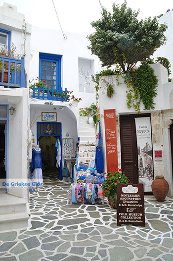 Naxos stad - Cycladen Griekenland - nr 71 - Foto van https://www.grieksegids.nl/fotos/naxos/normaal/naxos-stad-071.jpg