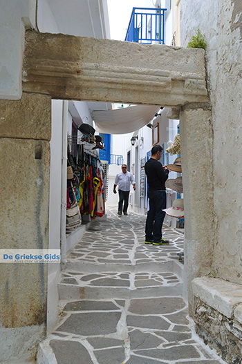 Naxos stad - Cycladen Griekenland - nr 105 - Foto van https://www.grieksegids.nl/fotos/naxos/normaal/naxos-stad-105.jpg