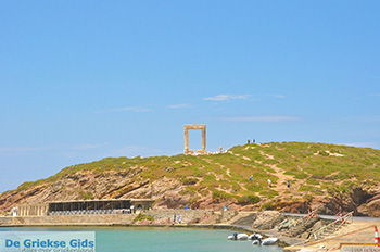 Naxos stad - Cycladen Griekenland - nr 323 - Foto van https://www.grieksegids.nl/fotos/naxos/normaal/naxos-stad-323.jpg