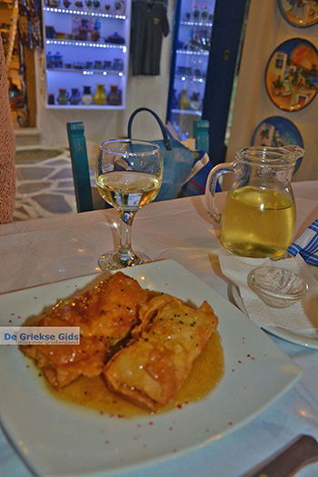 Naxos stad - Cycladen Griekenland - nr 347 - Foto van https://www.grieksegids.nl/fotos/naxos/normaal/naxos-stad-347.jpg