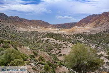 Vulkaan Nisyros - Dodecanese foto 3 - Foto van https://www.grieksegids.nl/fotos/nisyros/350pix/nisyros-vulkaan-003.jpg