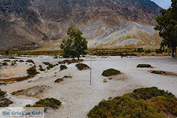 Vulkaan Nisyros - Dodecanese foto 8 - Foto van https://www.grieksegids.nl/fotos/nisyros/350pix/nisyros-vulkaan-008.jpg