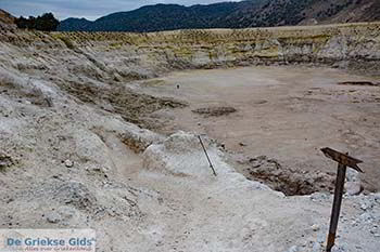 Vulkaan Nisyros - Dodecanese foto 12 - Foto van https://www.grieksegids.nl/fotos/nisyros/350pix/nisyros-vulkaan-012.jpg