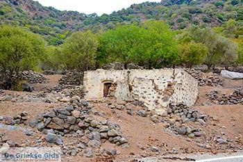 Vulkaan Nisyros - Dodecanese foto 18 - Foto van https://www.grieksegids.nl/fotos/nisyros/350pix/nisyros-vulkaan-018.jpg