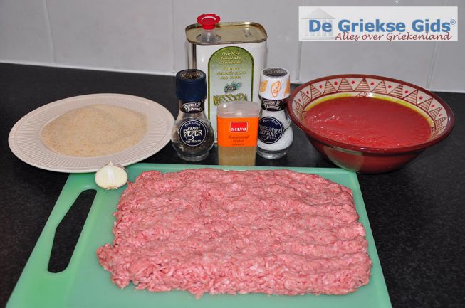 Soutzoukakia recept