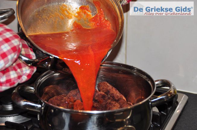 Saus bij de Soutzoukakia