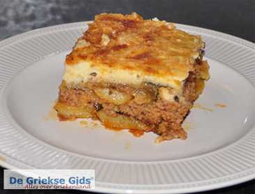 Mousaka, Grieks ovengerecht met aubergine en gehakt