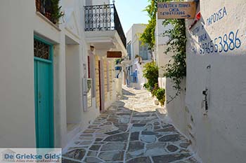 Lefkes Paros - Cycladen -  Foto 13 - Foto van https://www.grieksegids.nl/fotos/paros/lefkes/350pix/lefkes-paros-013.jpg