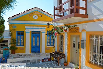 Lefkes Paros - Cycladen -  Foto 27 - Foto van https://www.grieksegids.nl/fotos/paros/lefkes/350pix/lefkes-paros-027.jpg