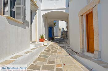 Lefkes Paros - Cycladen -  Foto 61 - Foto van https://www.grieksegids.nl/fotos/paros/lefkes/350pix/lefkes-paros-061.jpg