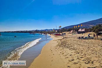 Chrissi Akti Paros - Cycladen Griekenland  - Foto van https://www.grieksegids.nl/fotos/paros/normaal/chrissi-akti-golden-beach-001.jpg