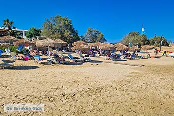 Chrissi Akti Paros - Cycladen Griekenland  - Foto van https://www.grieksegids.nl/fotos/paros/normaal/chrissi-akti-golden-beach-005.jpg