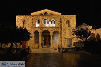 Parikia Paros - Cycladen -  Foto 11 - Foto van https://www.grieksegids.nl/fotos/paros/parikia/350pix/parikia-paros-011.jpg