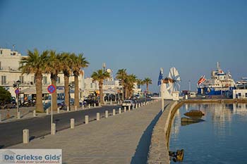 Parikia Paros - Cycladen -  Foto 13 - Foto van https://www.grieksegids.nl/fotos/paros/parikia/350pix/parikia-paros-013.jpg