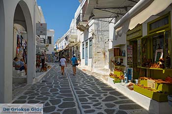 Parikia Paros - Cycladen -  Foto 49 - Foto van https://www.grieksegids.nl/fotos/paros/parikia/350pix/parikia-paros-049.jpg