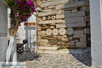 Parikia Paros - Cycladen -  Foto 54 - Foto van https://www.grieksegids.nl/fotos/paros/parikia/350pix/parikia-paros-054.jpg