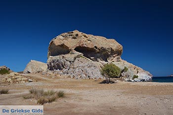 Kalikatsou Petra - Eiland Patmos - Griekse Gids Foto 8 - Foto van https://www.grieksegids.nl/fotos/patmos/grikos-patmos/normaal/grikos-patmos-008.jpg