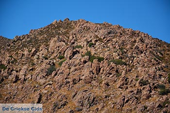 Vulkanisch Petra - Eiland Patmos - Griekse Gids Foto 22 - Foto van https://www.grieksegids.nl/fotos/patmos/grikos-patmos/normaal/grikos-patmos-022.jpg