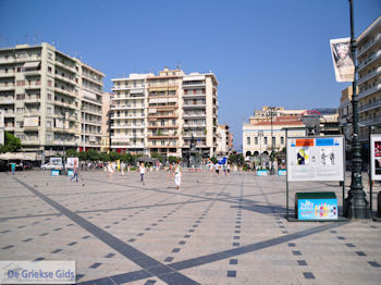 Centrale plein Patras -  Peloponessos - Foto 4 - Foto van https://www.grieksegids.nl/fotos/pelopon/achaia/350px/patras-achaia-peloponessos-004.jpg