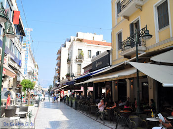 Aan de haven van Patras - Peloponessos - Foto 1 - Foto van https://www.grieksegids.nl/fotos/pelopon/achaia/350px/patras-achaia-peloponessos-010.jpg