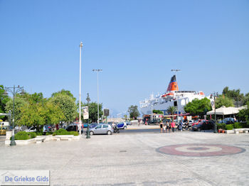 Aan de haven van Patras - Peloponessos - Foto 2 - Foto van https://www.grieksegids.nl/fotos/pelopon/achaia/350px/patras-achaia-peloponessos-011.jpg